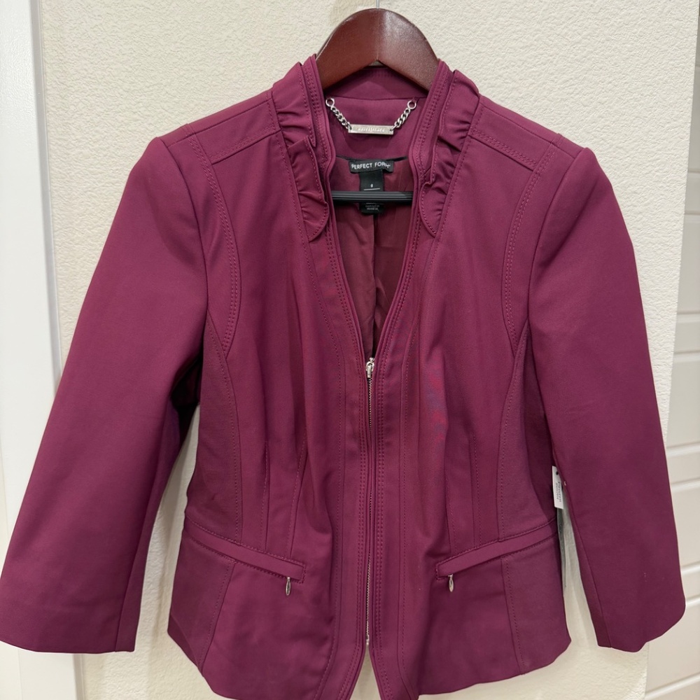 Gorgeous Cranberry-colored Cropped Blazer